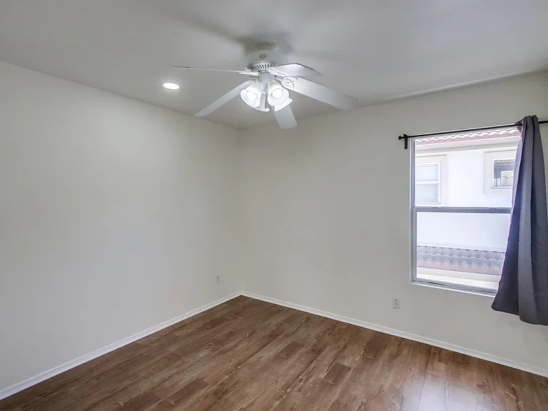 11905 Westview Pkwy — Photo 22