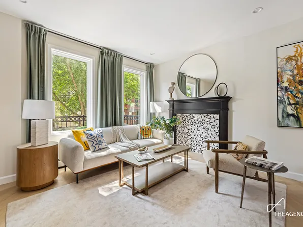 284 Manhattan Avenue image 1 of 28