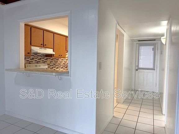2nd image of 2227 9th St SE