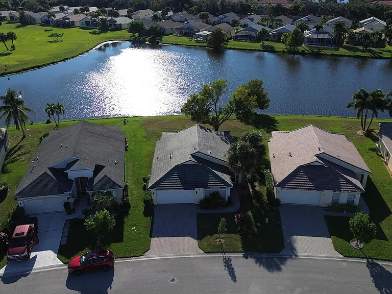 532 SW Indian Key Dr — Photo 37