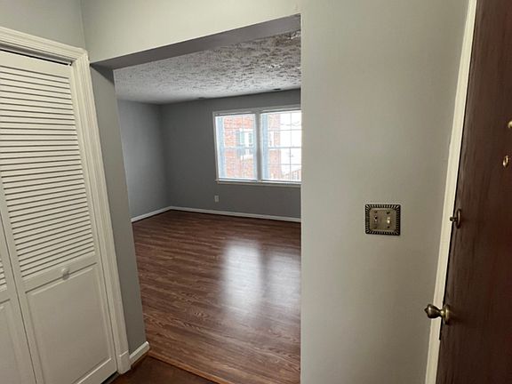 4th image of 2008 Fort Davis St SE APT 302