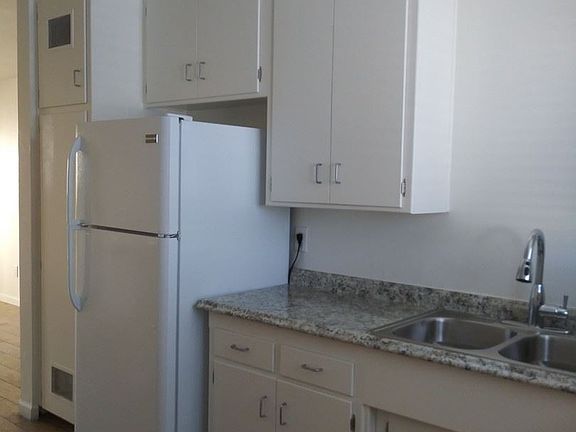 3rd image of 4323 Mission Bay Dr APT M