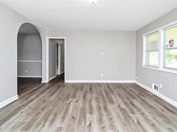 5th image of 3711 Daisy Dr