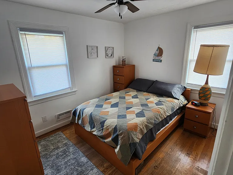 2nd bedroom with full size bed