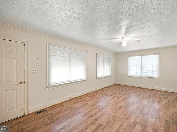 3rd image of 1340 Burton Ave