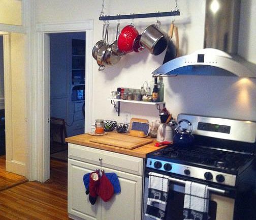 Gas Stove with Powerful Vented Hood