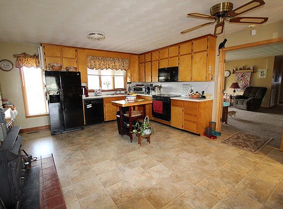 5th image of 51 Sunbow Ln