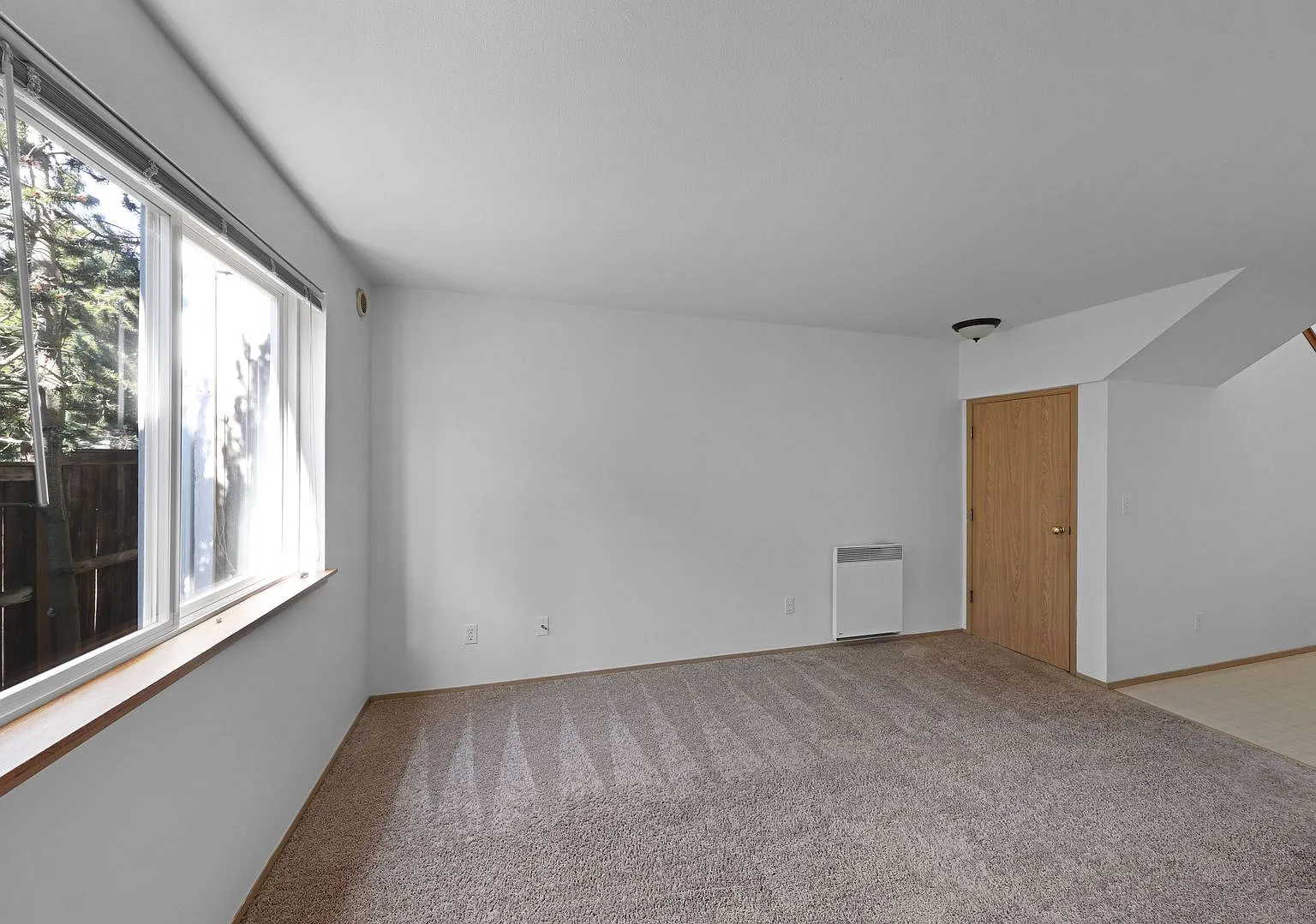 2 Bed 1.5 Bath - No Pets Allowed - NAS Whidbey — Photo 3