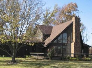 901 W Grand Ave, Carterville, IL 62918