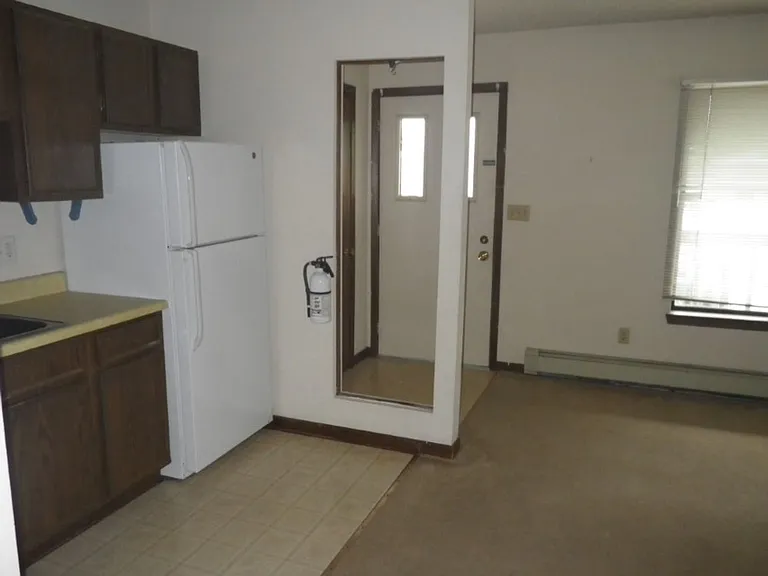 203 River St-Martin Apts — Photo 4