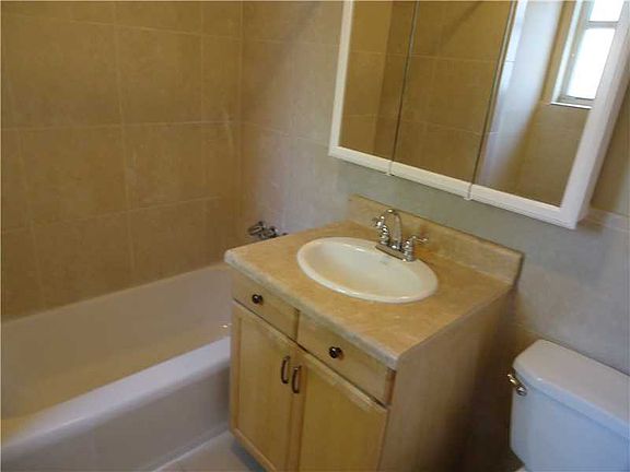 5th image of 565 NE 131st St #A