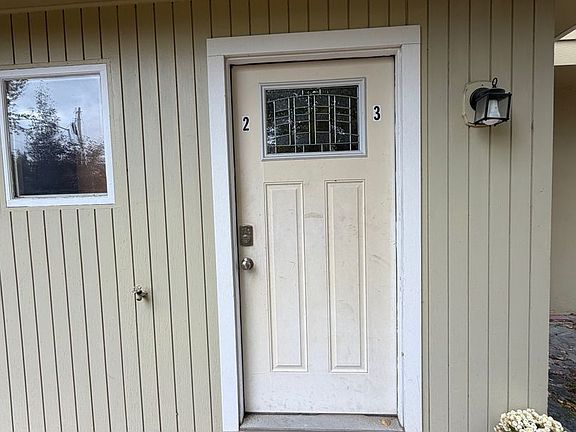 2nd image of 522 Halvorson Rd APT 3
