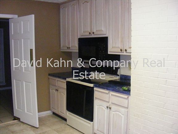4th image of 4225 Johnstown Dr