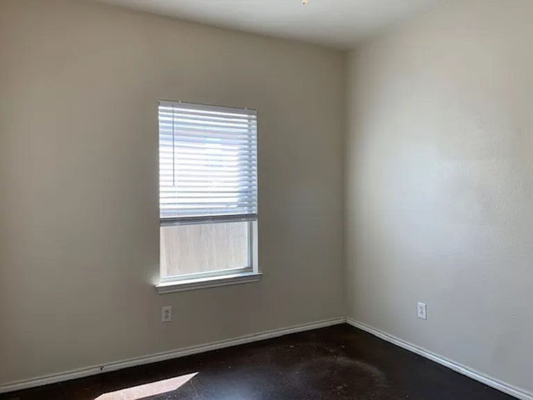 5731 Golf Hts #1 — Photo 9