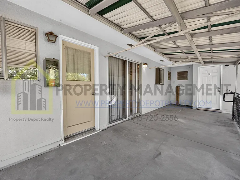 4411 Del Rio Rd #4 — Photo 22