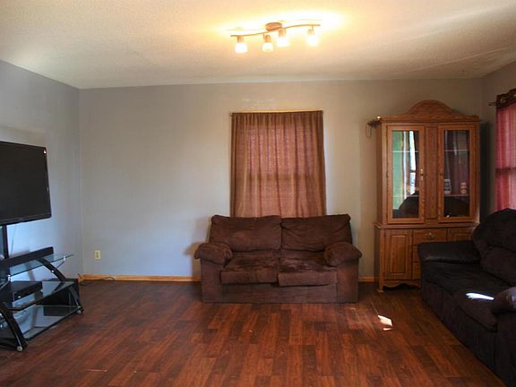 5th image of 203 Holden Ave