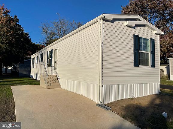 2nd image of 35 Pennington Dr