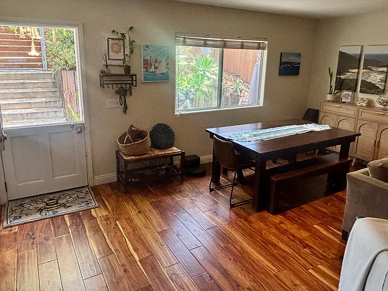 2064 Glasgow Ave — Photo 5