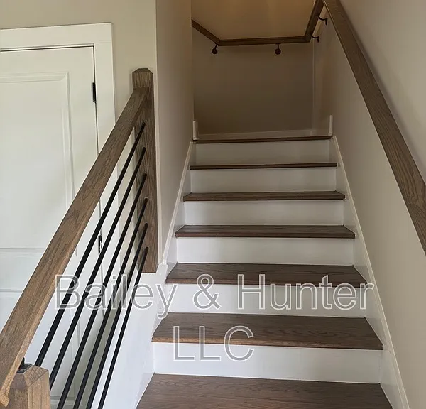 81 Martin Ave SE #B — Photo 2