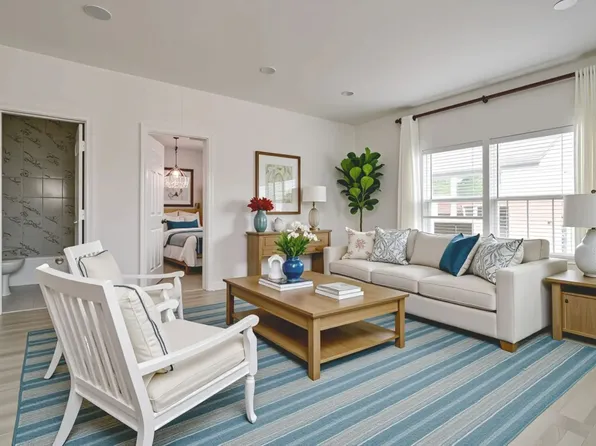 2722 E Vickery