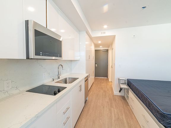 5th image of 2001 Milvia St #702B