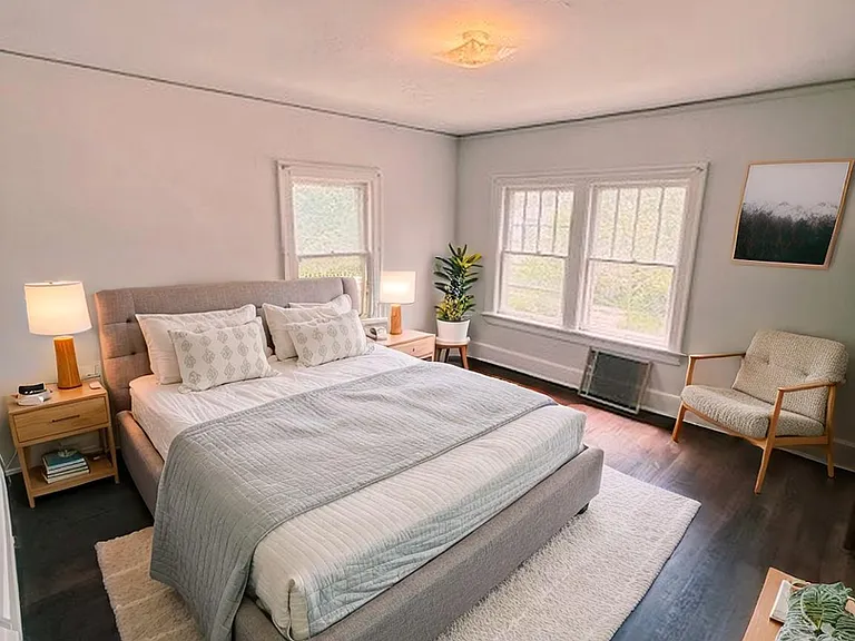 80 E Grand Ave — Photo 7