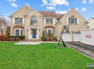 506 Stonewall Ct, Wyckoff, NJ 07481