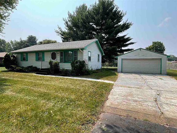 3rd image of 1407 Lilac Ln