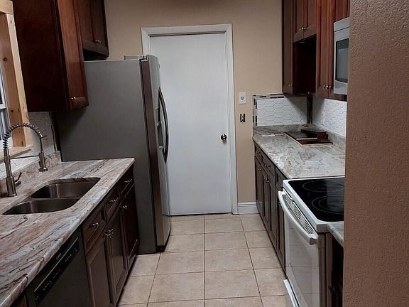 4th image of 340 De Castro Ave SE