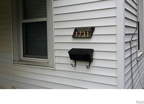 3rd image of 1731 E Woodward Heights Blvd