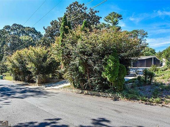 3rd image of 6810 Sunny Brook Ln