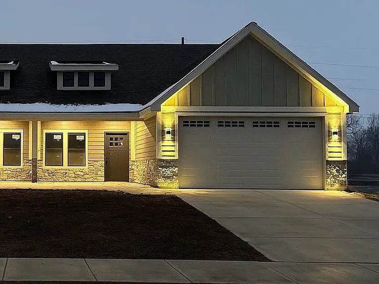 1774 Creekside Ct — Photo 1