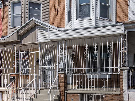 3rd image of 3722 N Franklin St