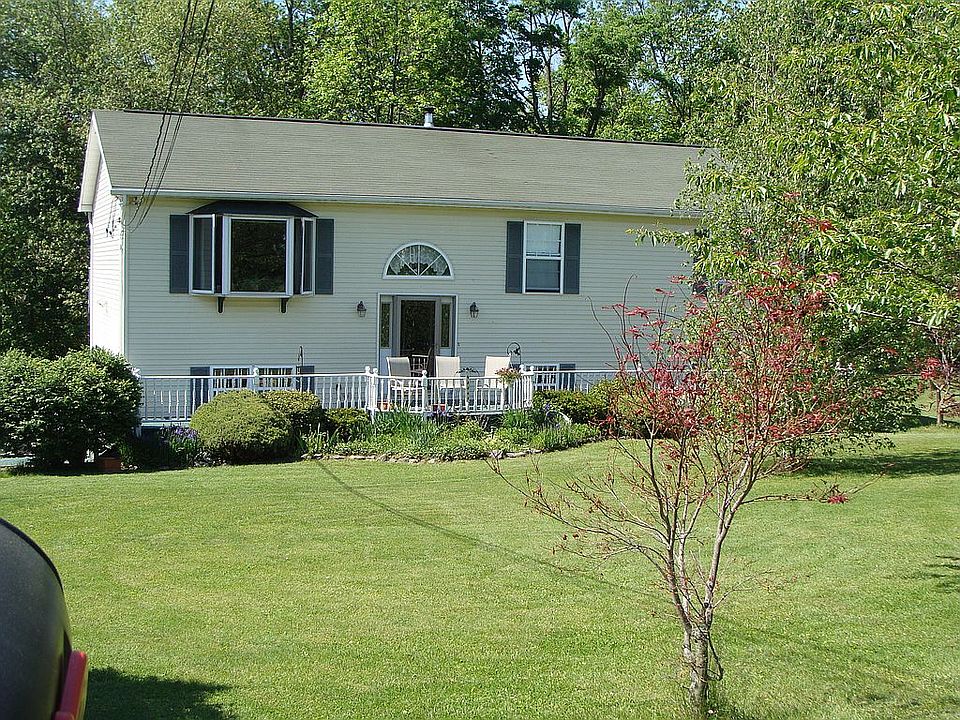 1st image of 16 Celtic Dr