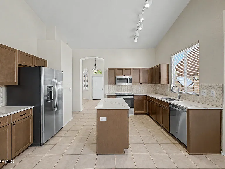 4545 E Rowel Rd — Photo 8
