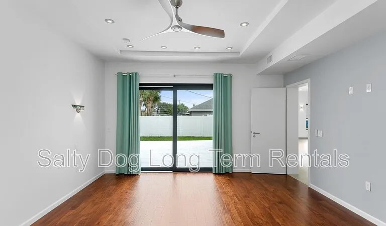 3001 John Anderson Dr — Photo 11