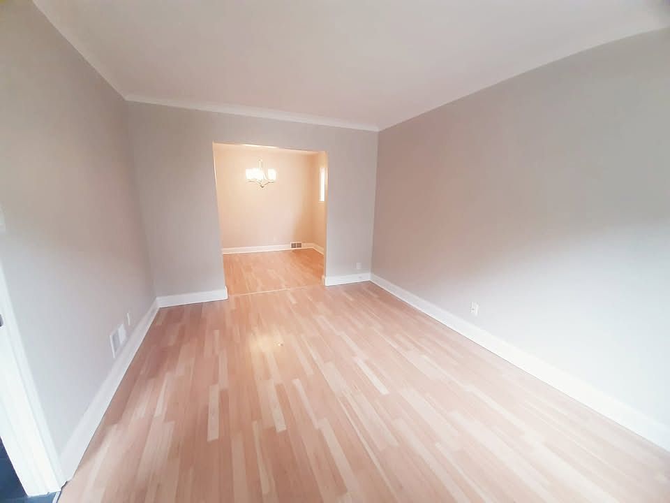 1st image of 100 Kildonan Dr #2
