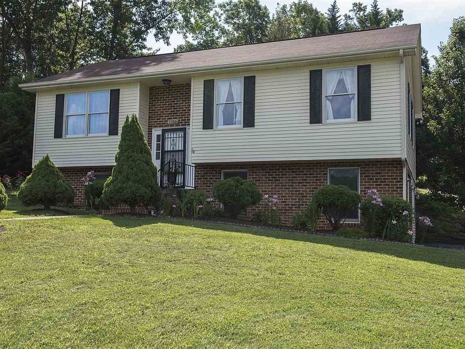 1st image of 3160 Harness Ln