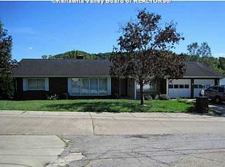 428 Waverly Dr, Cross Lanes, WV 25313