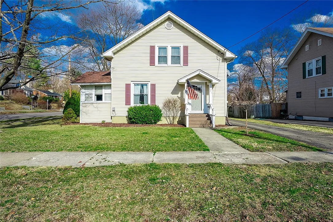 120 Westmont Ave photo 1