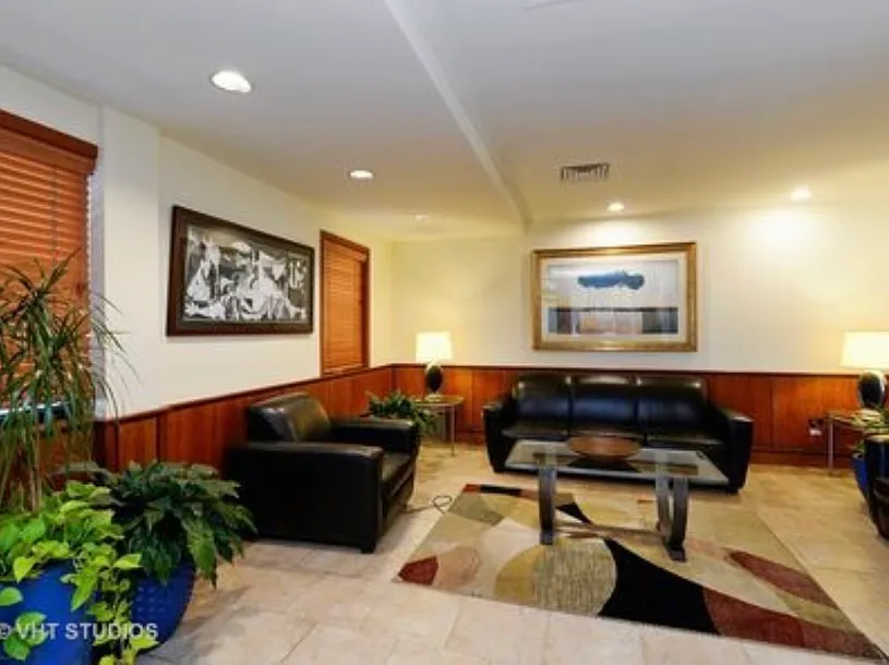 6030 N Sheridan Rd #504