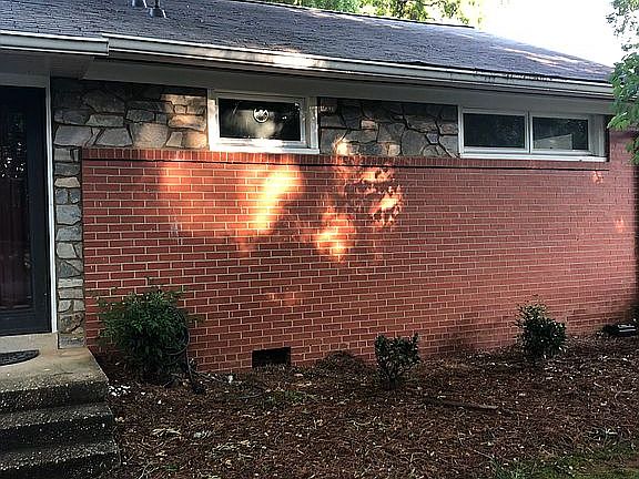 3rd image of 4649 Woodlark Ln