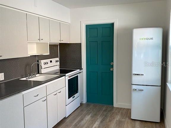 2nd image of 3142 Freemont Ter S