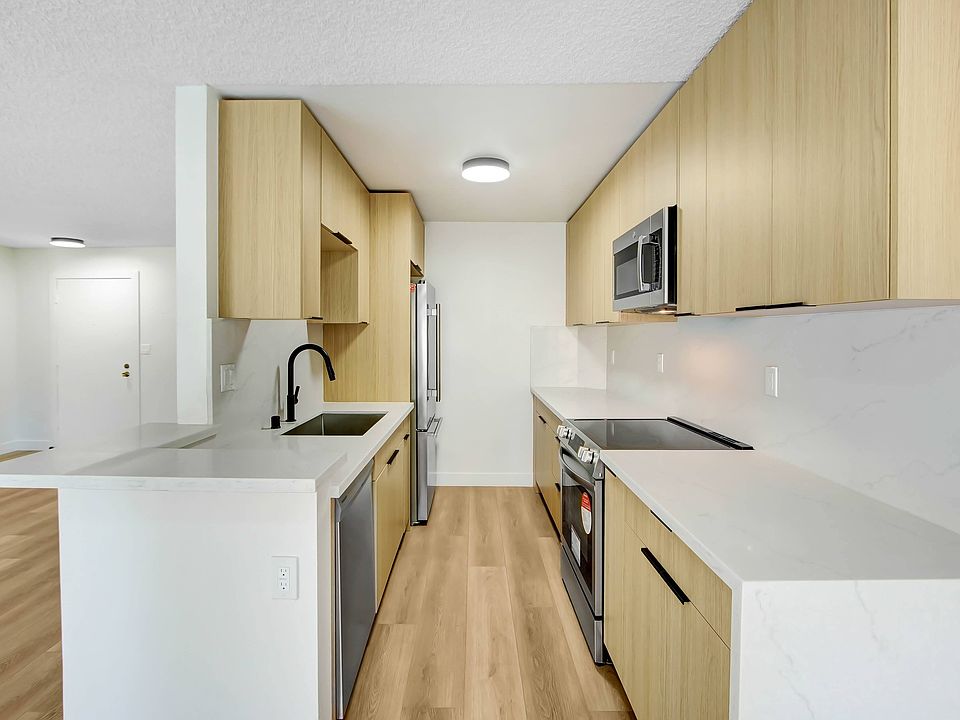 1st image of 5403 W 8th St APT 304