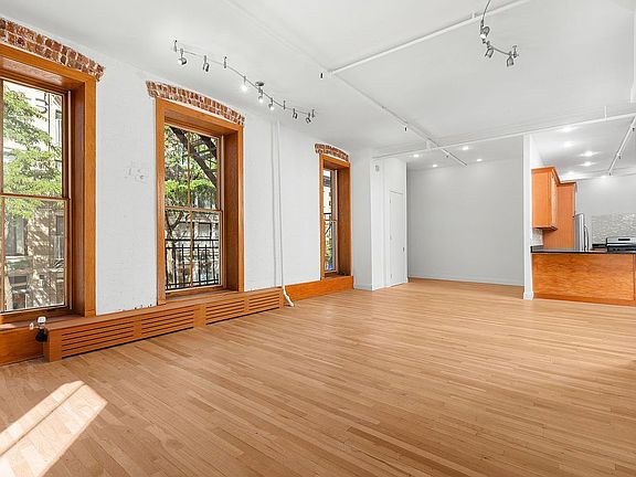 3rd image of 157 Spring St Floor 2