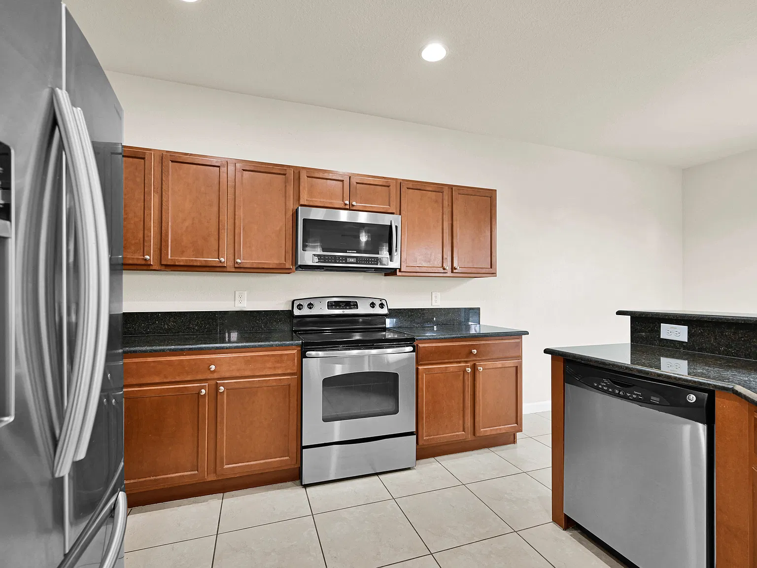 4 bed, 2632 sqft, $5,500 — Photo 4