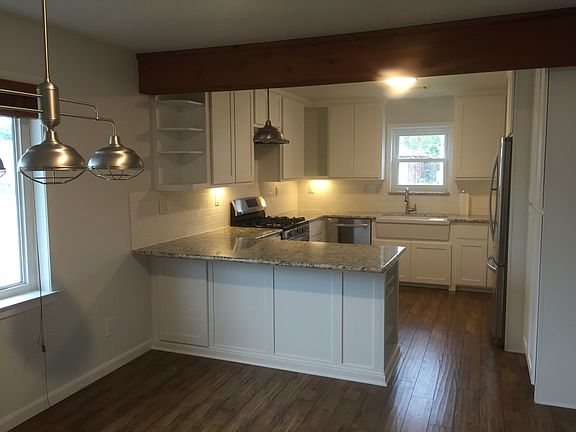 4th image of 4922 Poinciana Dr