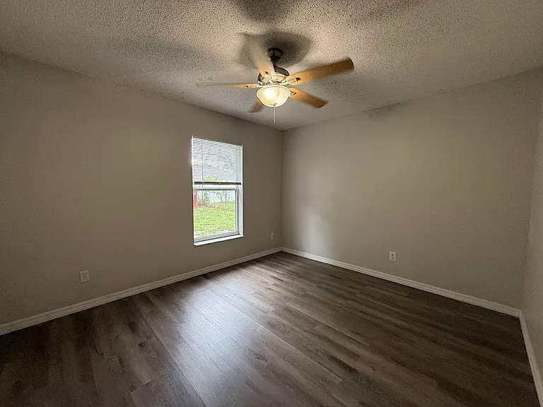 548 SW Undallo Rd — Photo 12