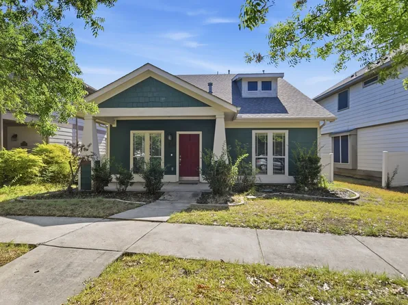 1116 Grey Fox Dr, Aubrey, TX 76227