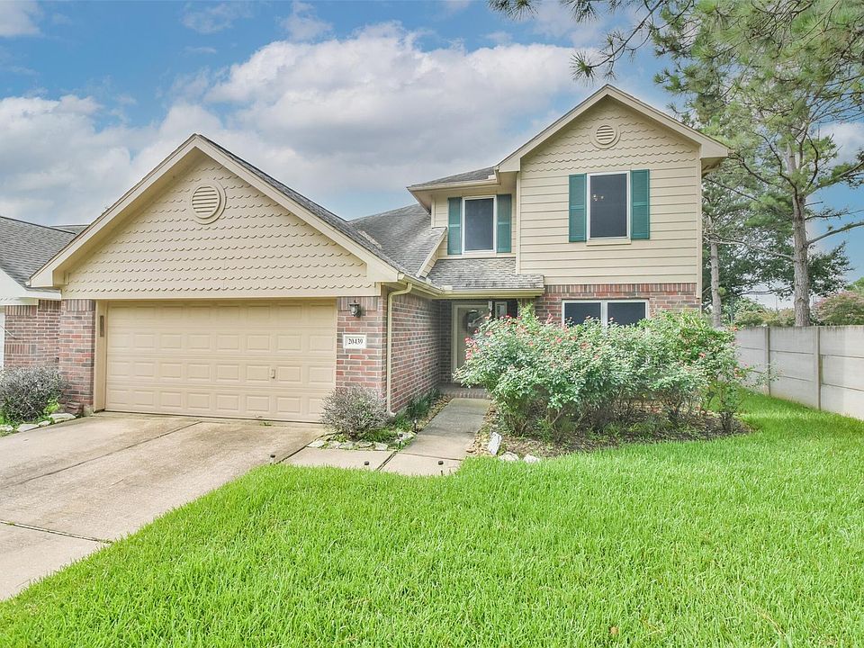 1st image of 20439 Fairfield Park Way